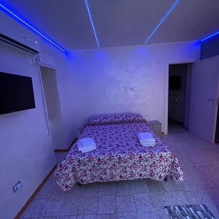Golden House Dom wakacyjny Pizzo (Calabria)